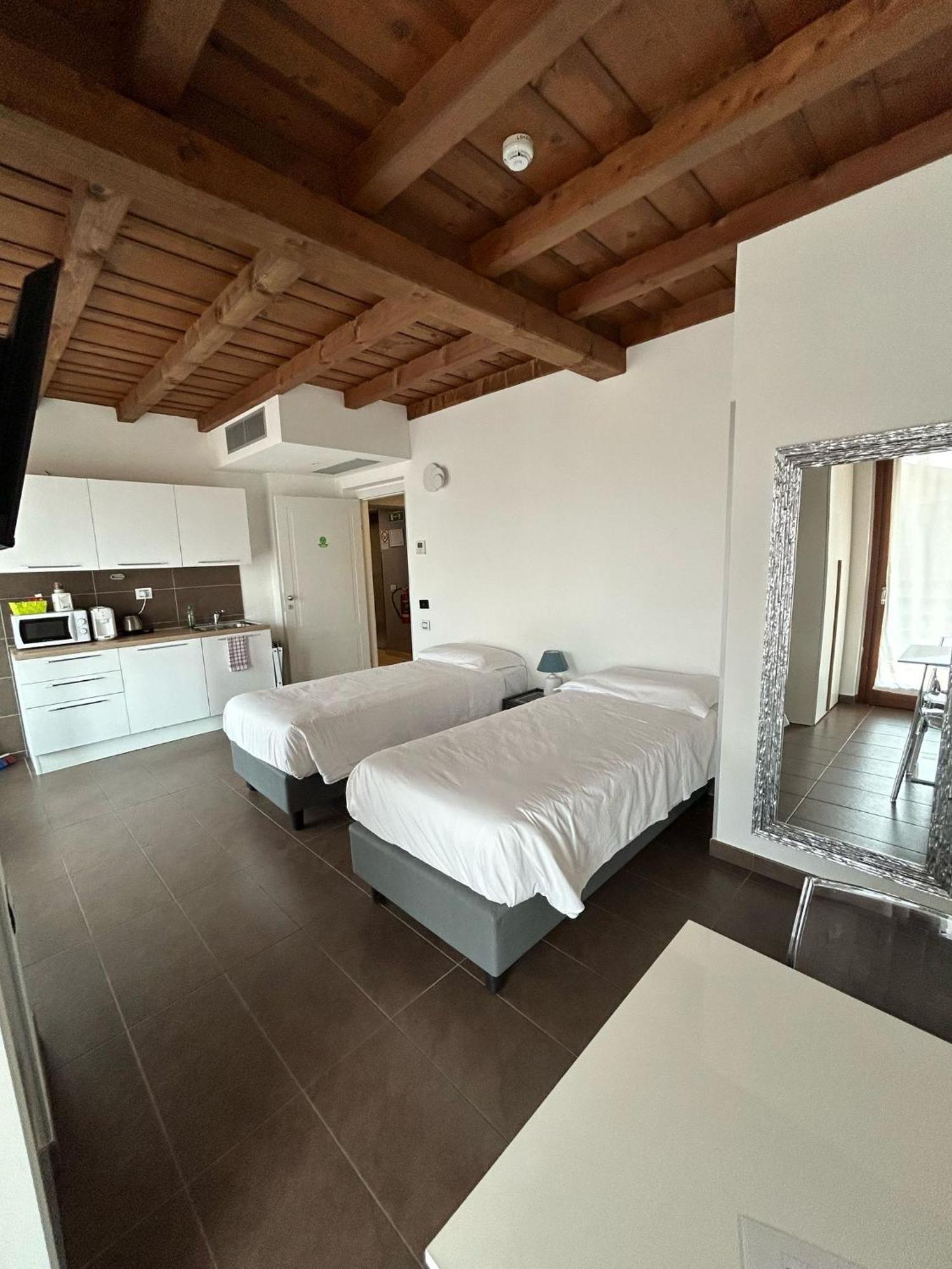 Bes Residence Bergamo Polaresco Экстерьер фото